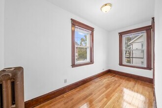 177R Faneuil St, Unit 2 in Boston, MA - Building Photo - Building Photo