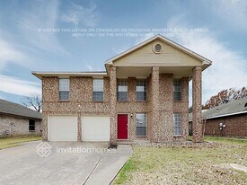 4951 Shady Oak Trail in Grand Prairie, TX - Building Photo