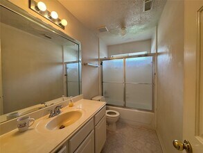 6110 Villa Hills Dr in Houston, TX - Building Photo - Building Photo