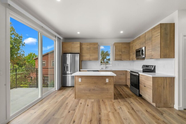 2503 Davis Ave in Carlsbad, CA - Building Photo - Building Photo
