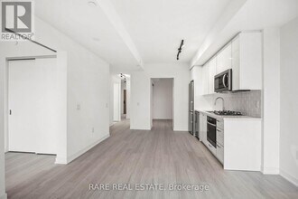 195 McCaul St in Toronto, ON - Building Photo - Building Photo