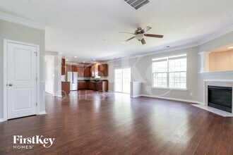 619 English Oak Cir in Moncks Corner, SC - Foto de edificio - Building Photo