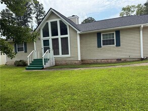 3101 Brooks Dr in Snellville, GA - Building Photo - Building Photo