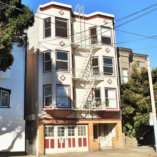 1376 Church St in San Francisco, CA - Building Photo - Building Photo