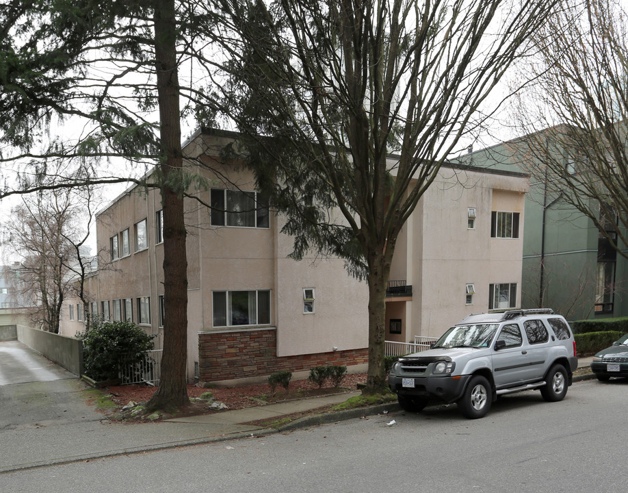 Harwood Manor in Vancouver, BC - Building Photo