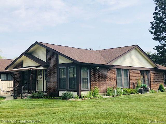 40586 Newport Dr in Plymouth, MI - Building Photo