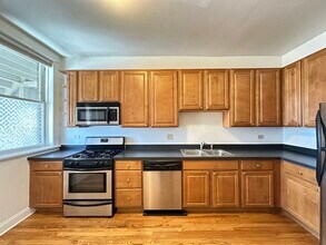 3045 W Logan Blvd in Chicago, IL - Building Photo - Building Photo