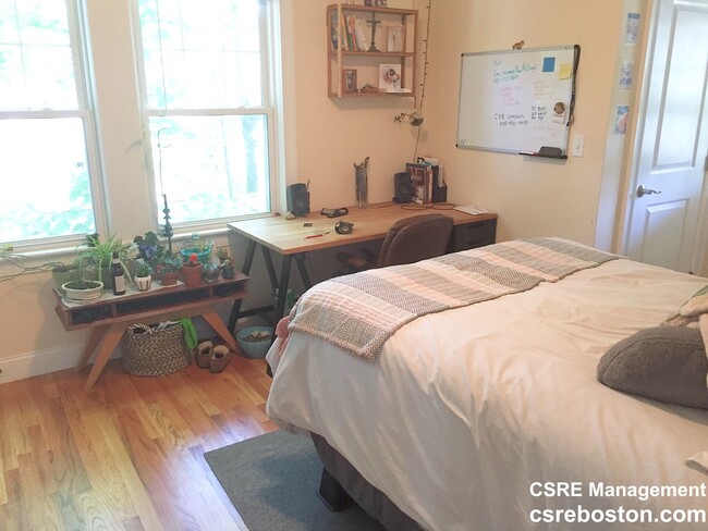 75-77 Beechcroft St, Unit 3 in Boston, MA - Building Photo - Building Photo