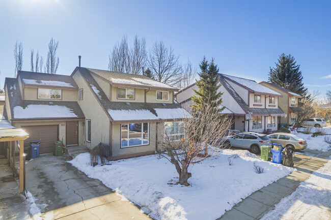 Canyon Meadows in Calgary, AB - Building Photo - Building Photo