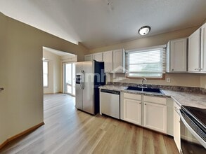 2130 Winding Hollow Dr in Grove City, OH - Building Photo - Building Photo