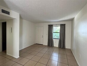 9209 N Hartts Dr in Tampa, FL - Building Photo - Building Photo
