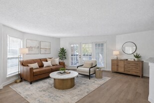 Bellevue at Spring Creek in Plano, TX - Building Photo