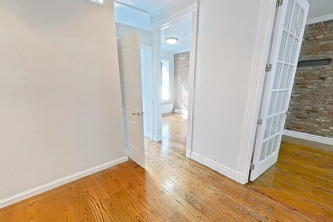 202 E 13th St in New York, NY - Foto de edificio - Building Photo