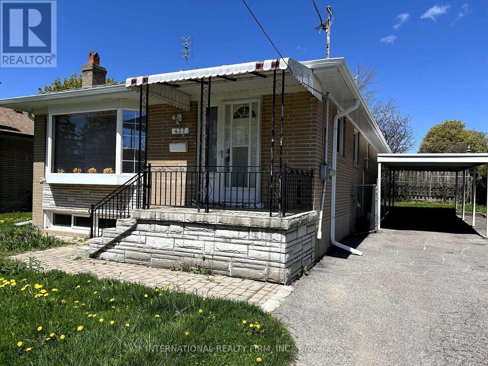 437 Paliser Crescent N in Richmond Hill, ON - Building Photo
