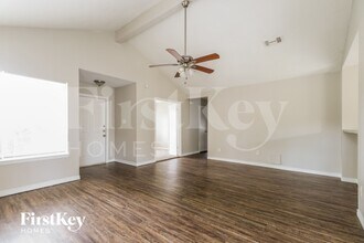 22319 Meadowrock Dr in Spring, TX - Foto de edificio - Building Photo