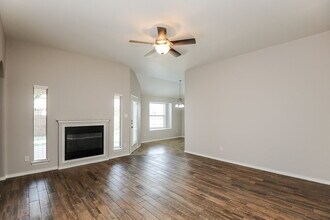 12329 Hunters Cabin Ct in Burleson, TX - Building Photo - Building Photo