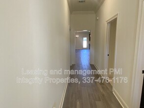 103 Tenor St in Youngsville, LA - Foto de edificio - Building Photo