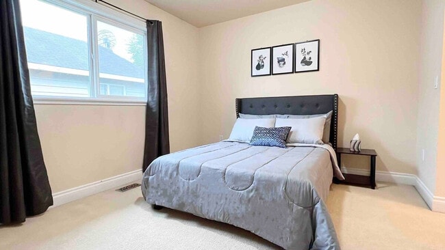 237 W 13th Ave in Anchorage, AK - Building Photo - Building Photo