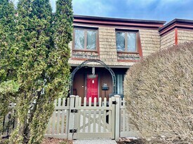 2 Heritage Dr in New City, NY - Building Photo