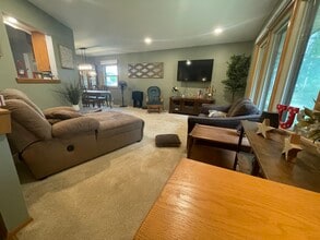 6016 S 19th St in Milwaukee, WI - Building Photo - Building Photo