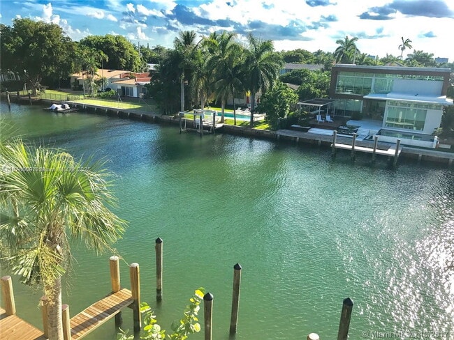 property at 9940 W Bay Harbor Dr