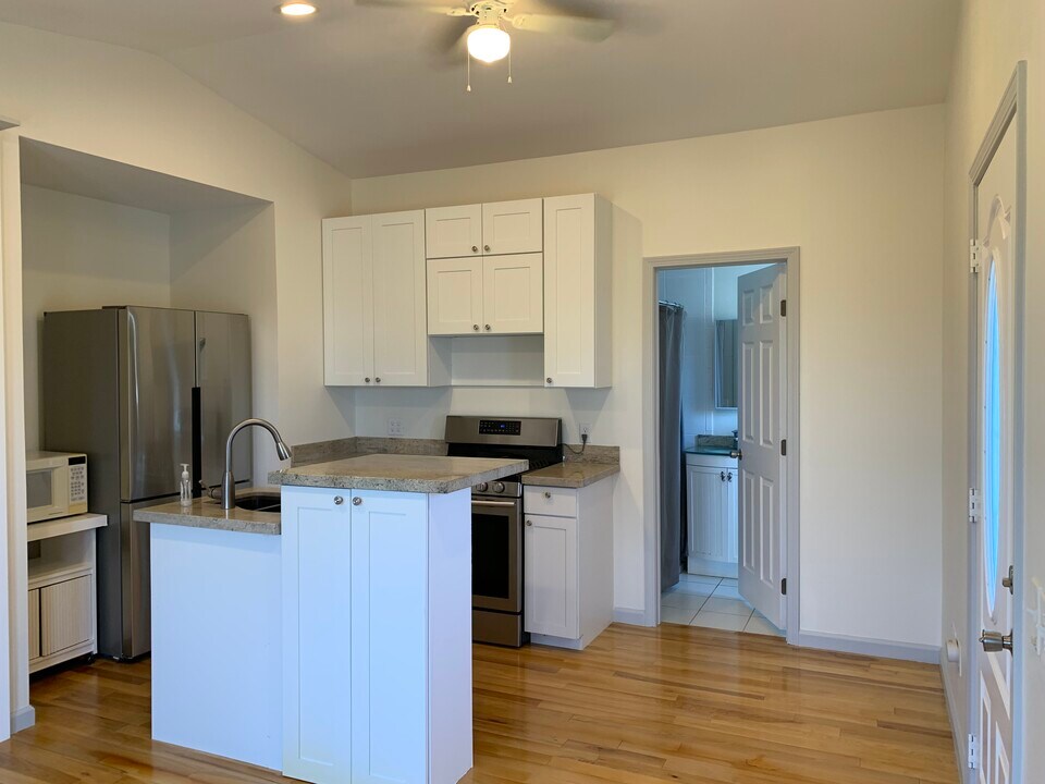 2347 Pio Pico Dr, Unit B in Carlsbad, CA - Foto de edificio