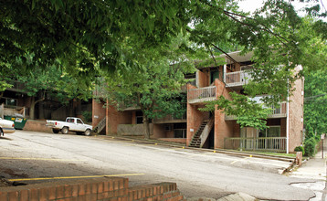 13th Street in Parkersburg, WV - Building Photo - Building Photo