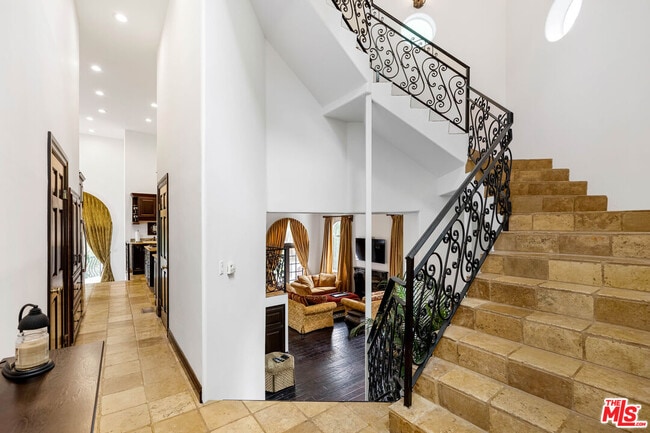 3030 Passmore Dr in Los Angeles, CA - Building Photo - Building Photo