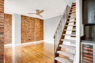 234 Mott St in New York, NY - Foto de edificio - Building Photo