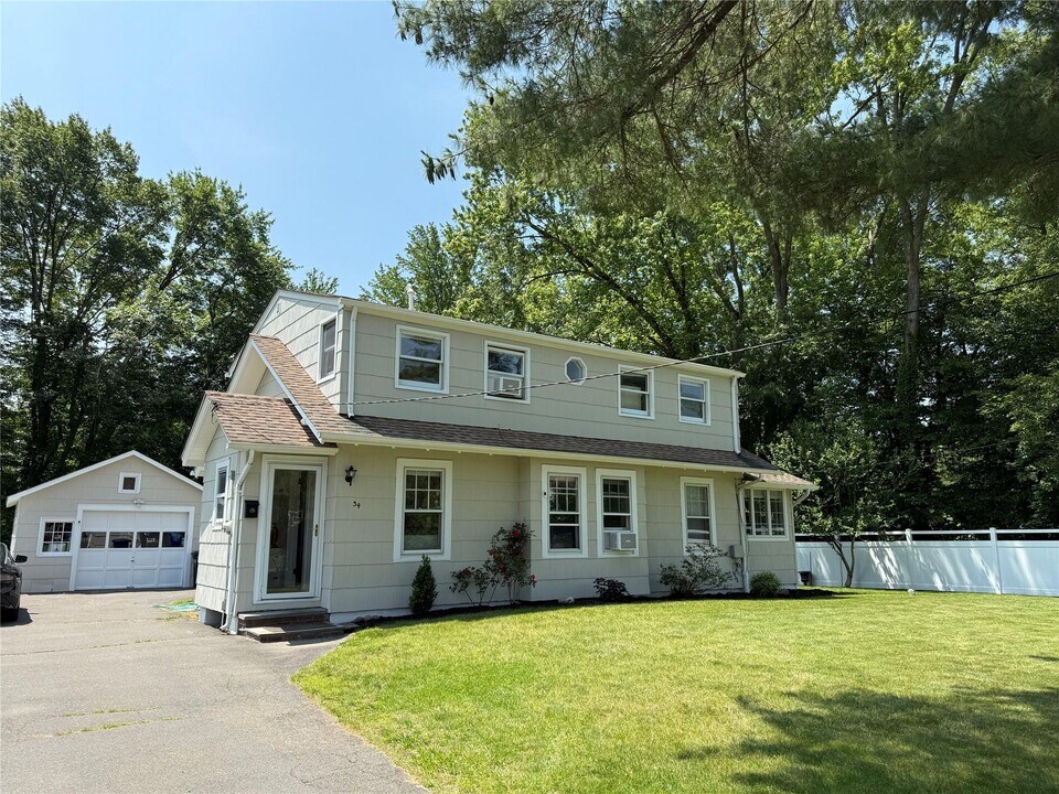 34 West St in West Nyack, NY - Building Photo