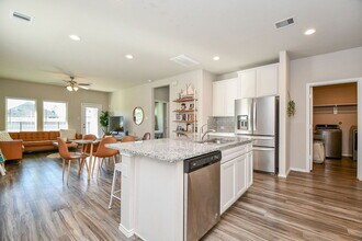 16868 Pink Wintergreen Dr in Conroe, TX - Foto de edificio - Building Photo