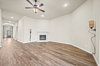 15114 Winthrop Manor Way in Cypress, TX - Building Photo - Building Photo