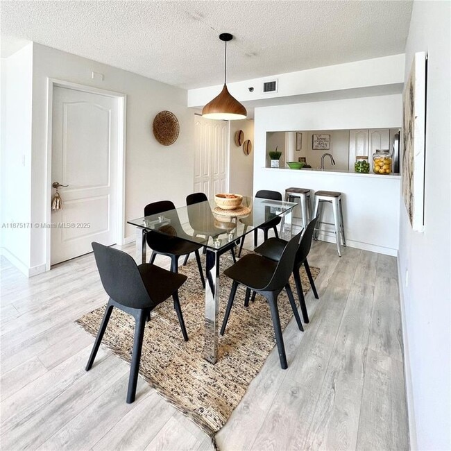 5757 Collins Ave in Miami Beach, FL - Building Photo - Building Photo