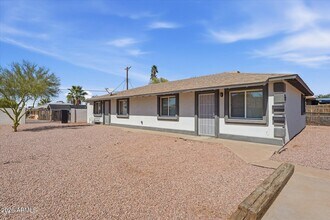 1202 N 49th Pl in Phoenix, AZ - Building Photo - Building Photo