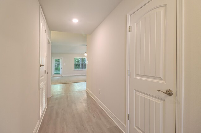 14097 Plantation Oaks Dr in Gulfport, MS - Building Photo - Building Photo