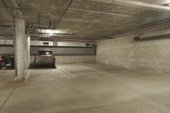 13045 Pacific Promenade, Unit 304 in Los Angeles, CA - Foto de edificio - Building Photo