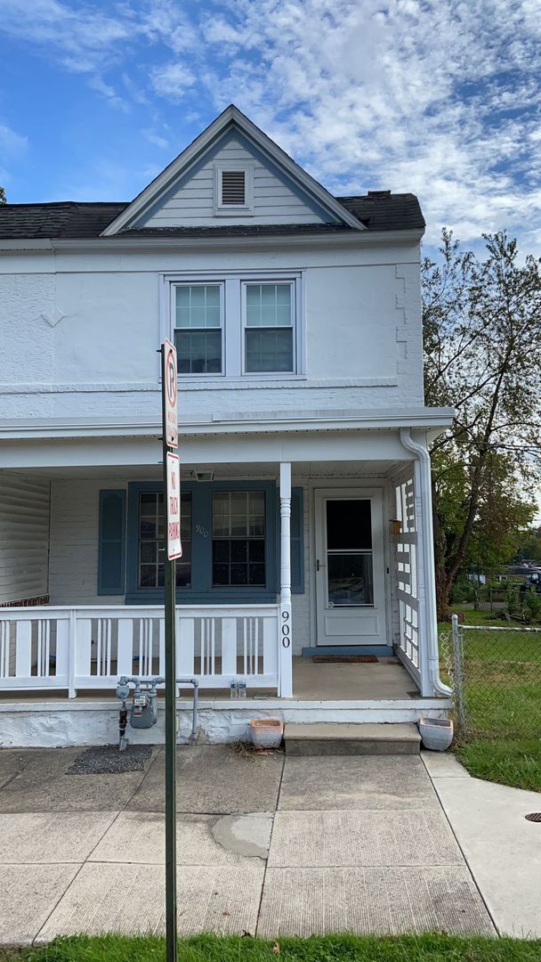 property at 900 Haws Ave