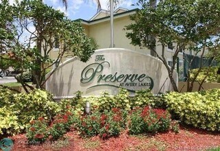 4008 NW 87th Ave in Sunrise, FL - Building Photo - Building Photo