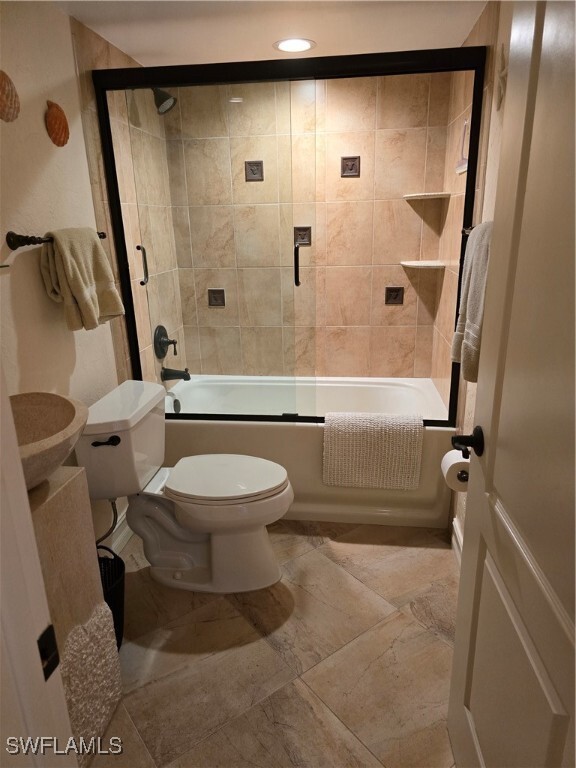 7119 Lakeridge View Court in Ft. Myers, FL - Foto de edificio - Building Photo