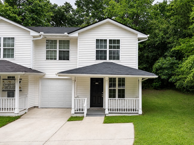 property at 1240 Pinedale Cir NW