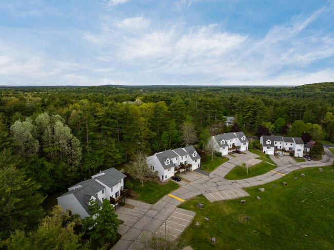 Fieldstone in Newmarket, NH - Building Photo - Building Photo