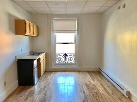 408 Beacon St, Unit 2 in Boston, MA - Building Photo