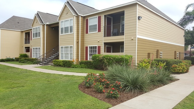 Hearthstone Apartments in McAllen, TX - Building Photo - Building Photo