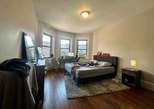 1402 Beacon St in Brookline, MA - Building Photo - Building Photo