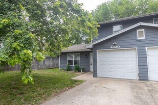4620 W Bainbridge Dr in Columbia, MO - Building Photo