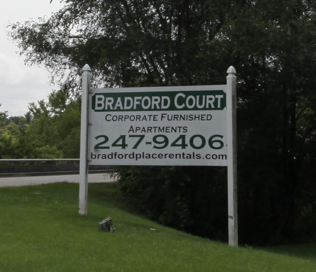 Bradford Court in Kingsport, TN - Building Photo - Building Photo