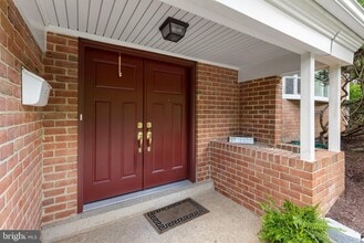 1222 Noyes Dr in Silver Spring, MD - Building Photo - Building Photo