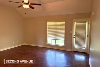 8943 Smith Ranch Dr in Southaven, MS - Foto de edificio - Building Photo