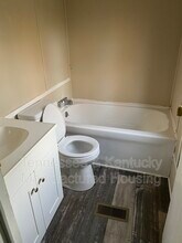 1104 Columbia Ave in Glasgow, KY - Building Photo - Building Photo