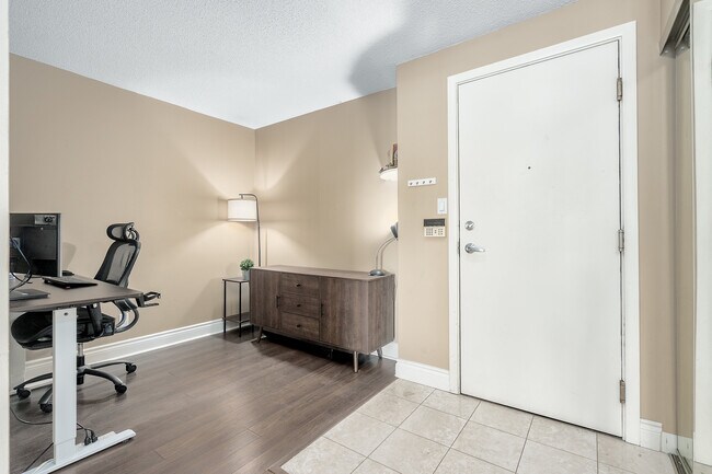 453 Dundas St W in Toronto, ON - Building Photo - Building Photo